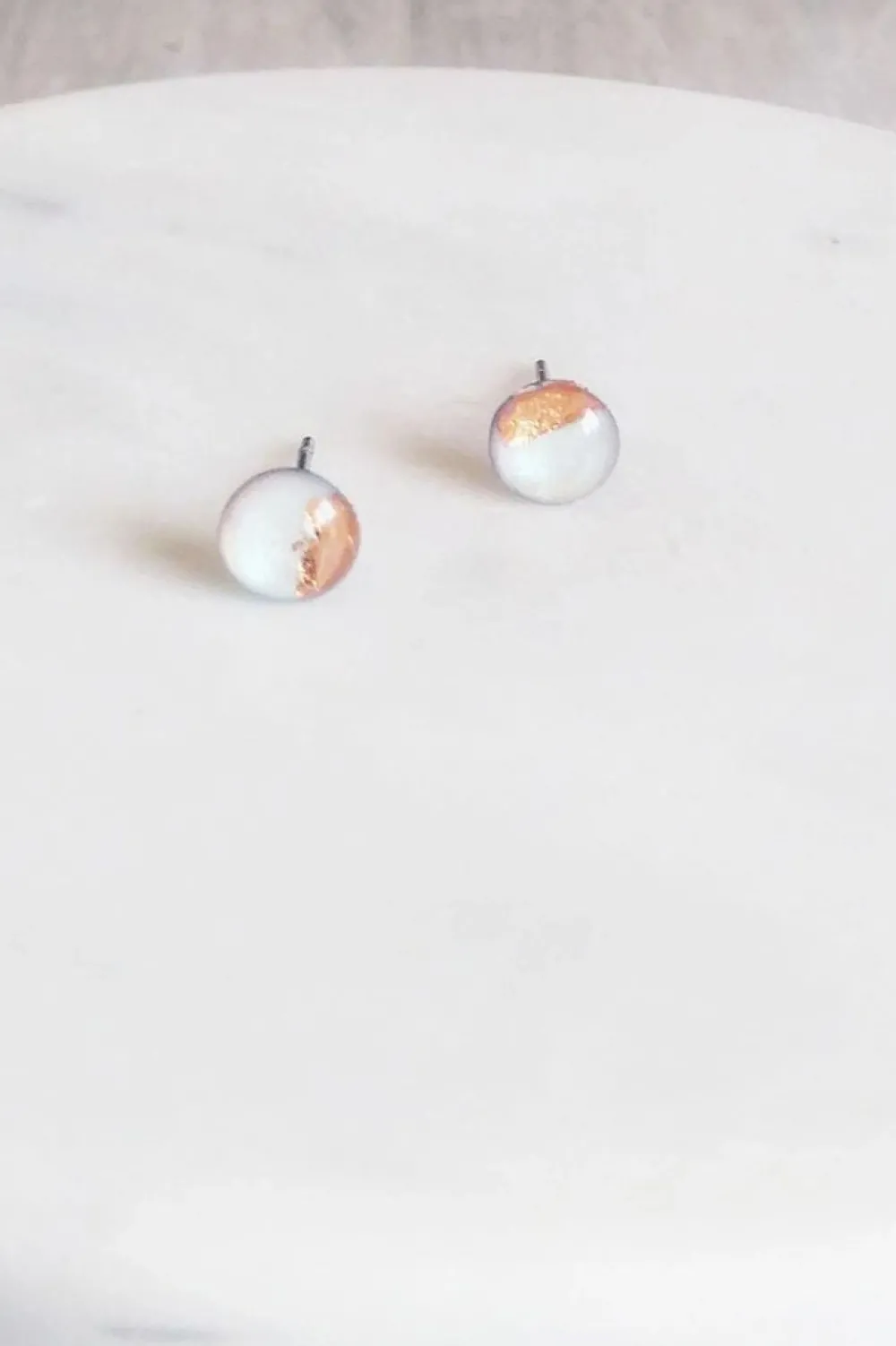 Fashion KAG Resin Earrings - Black and Copper
