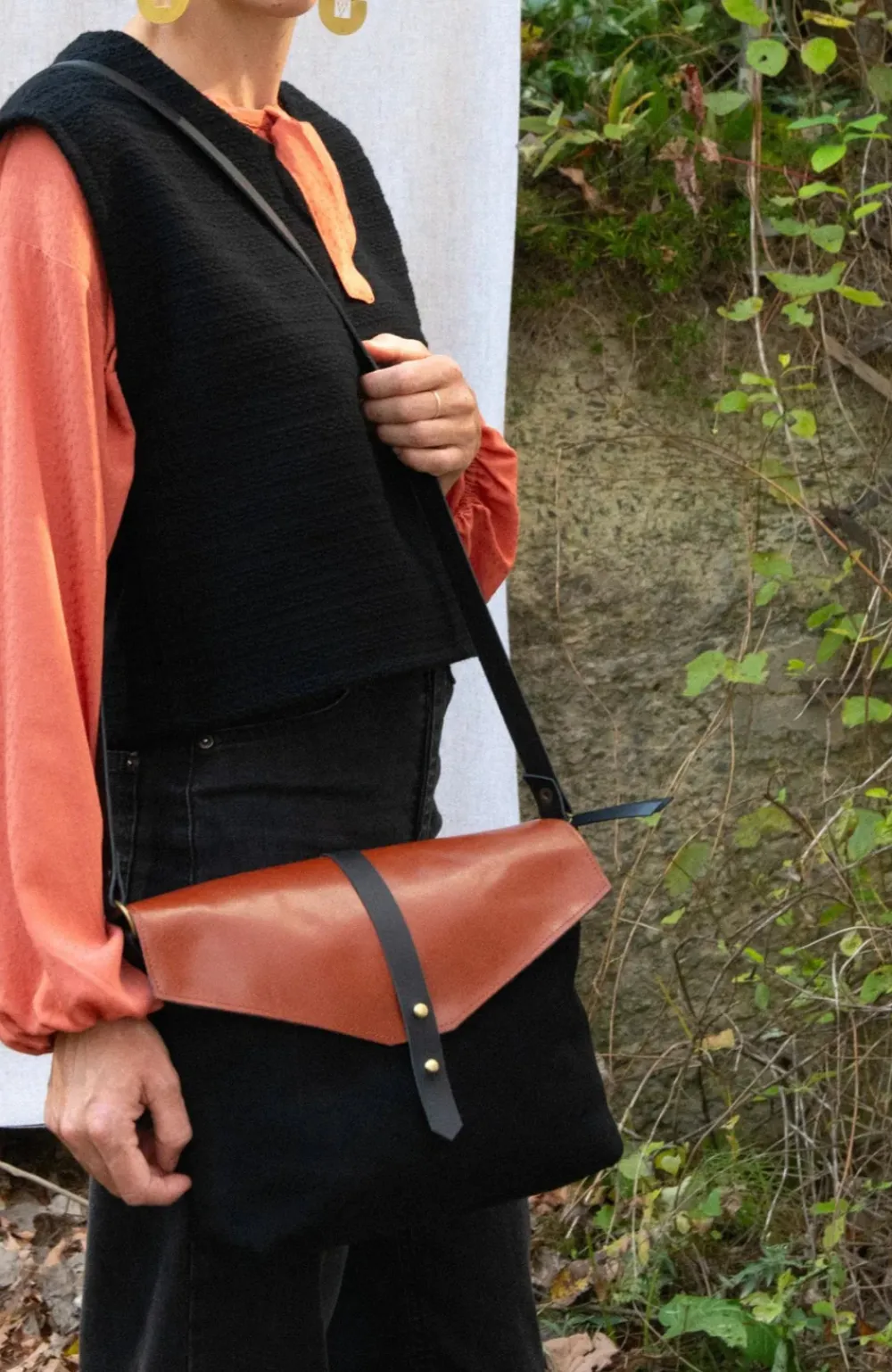 Cheap KAZAK Liverpool Bag - Black and Fox Suede