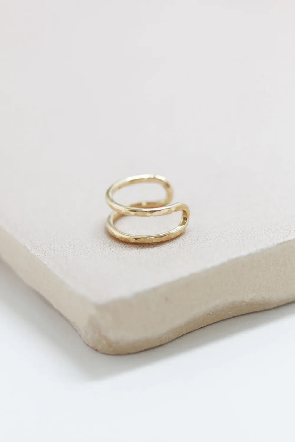 Fashion MAKSYM - Hammered Ear Cuff - Gold