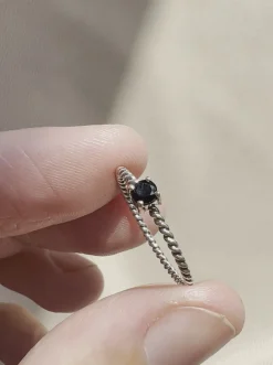 Hot MAKSYM Twisted Ring + Black Spinel - Silver
