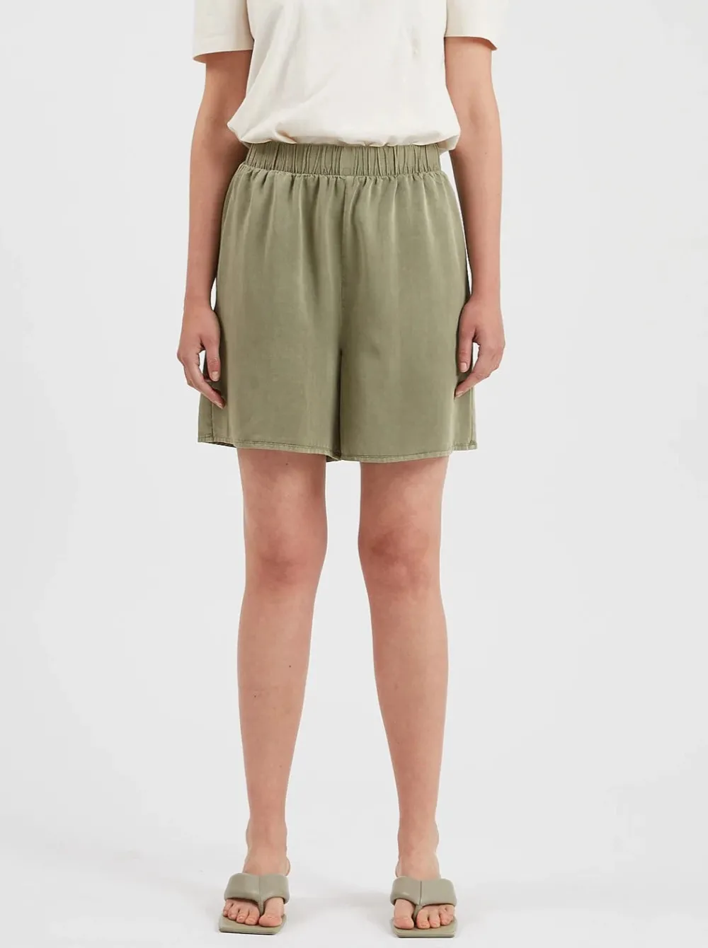Outlet MINIMUM Short Acazio