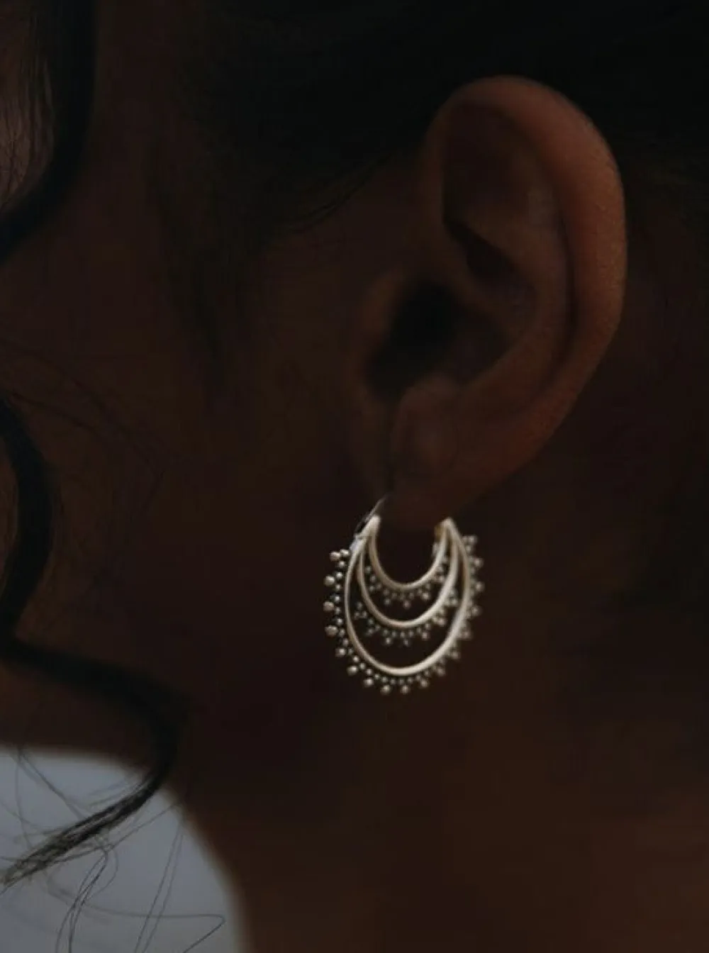 Sale NOIR KALA Seeds Of Light Hoop Earrings - Silver