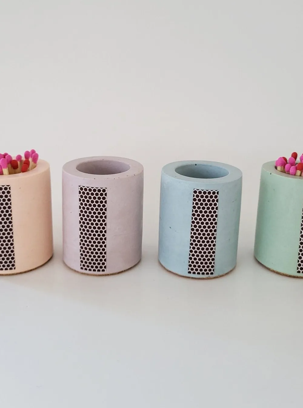 Hot OLI+MIMI Pastel Match Pot