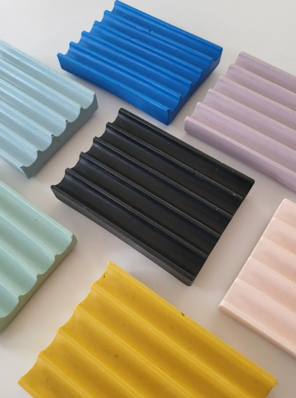 Hot OLI+MIMI Wave Soap Dish