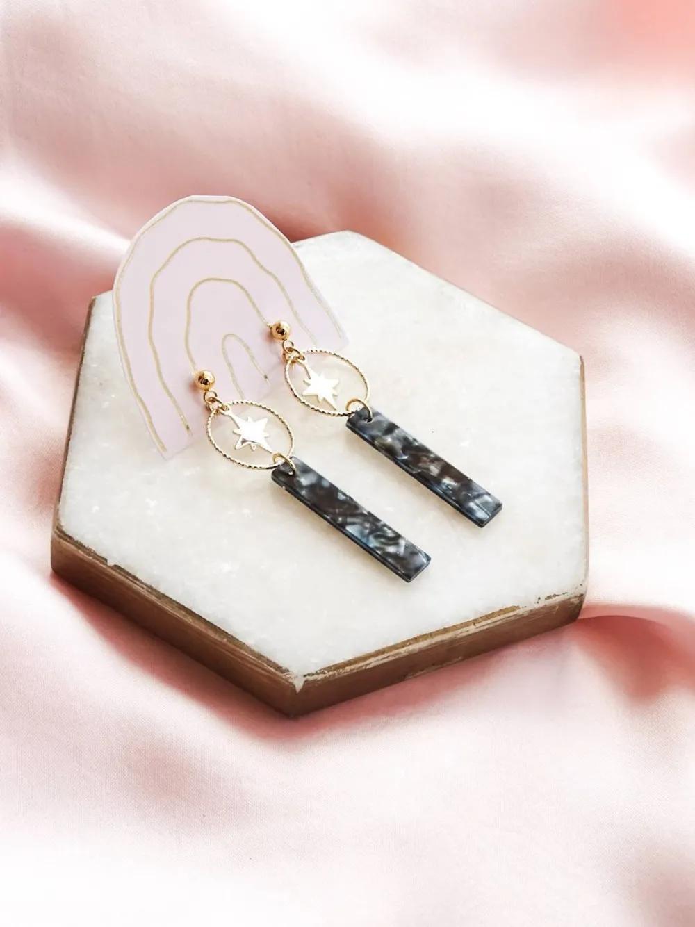 Cheap VINTAGE GLORY Venus Earrings