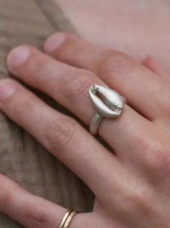 Sale CÔTE OUEST WEST COAST Cowrie Ring - Silver