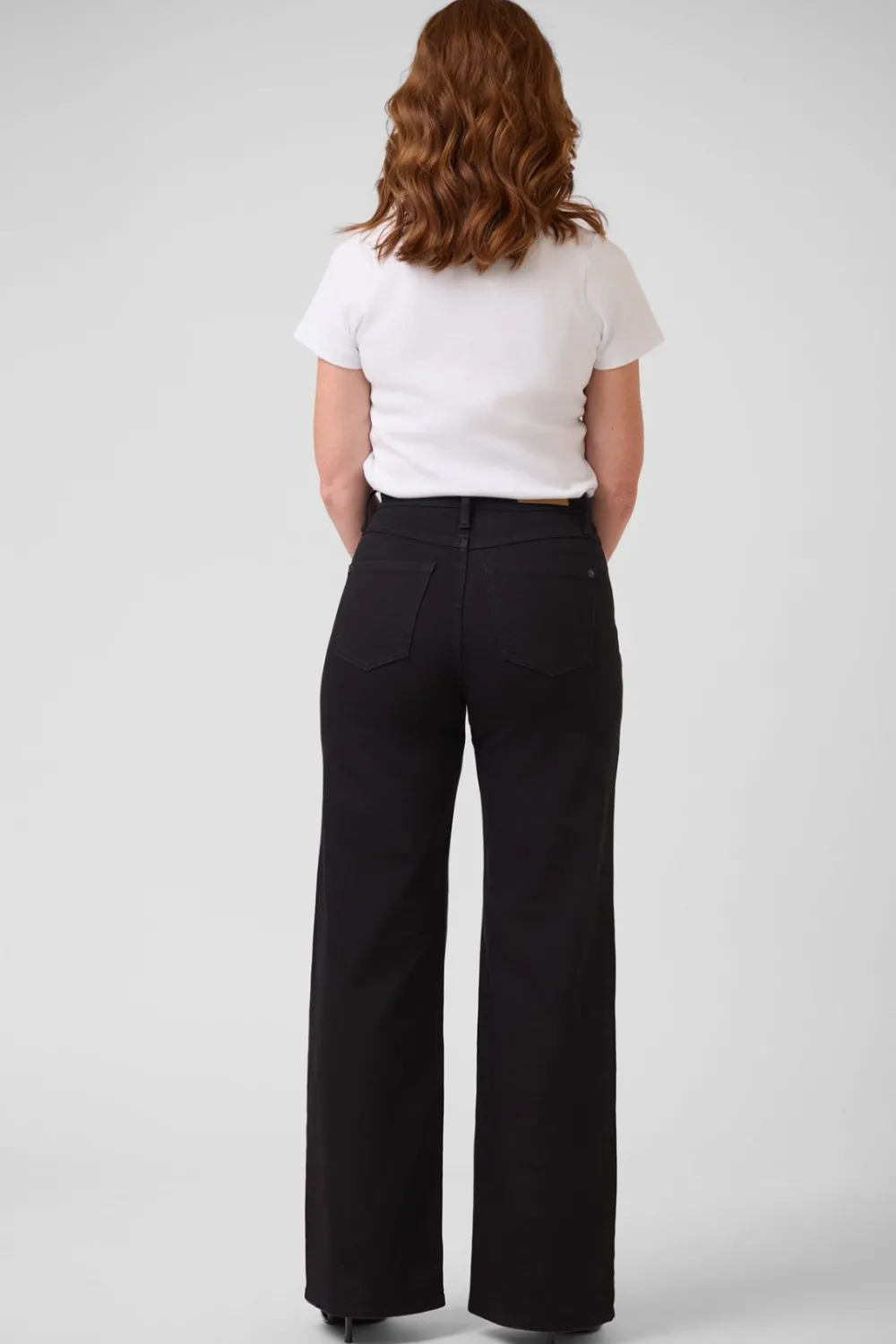 Discount YOGA JEANS Lily Cut - Black